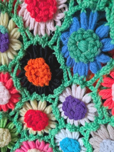 Vintage handmade daisy flower - handmade,