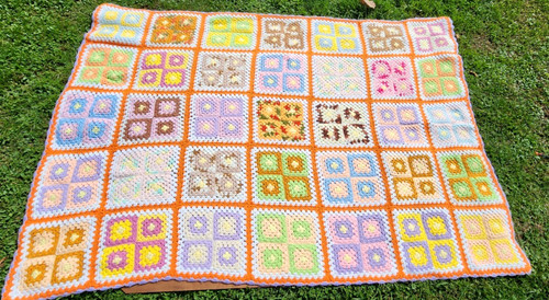 Granny square reverse - square,